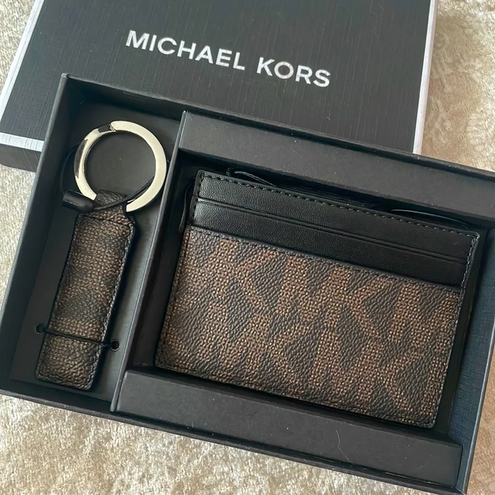 Brand New Michael Kors Jet Set Men’s Card Case & Keychain Gift Set Brown Black